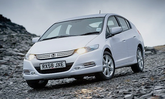 The Honda Insight has been designed to have a small carbon footprint, but still has enough of a print on the road to make it safe and grippy.