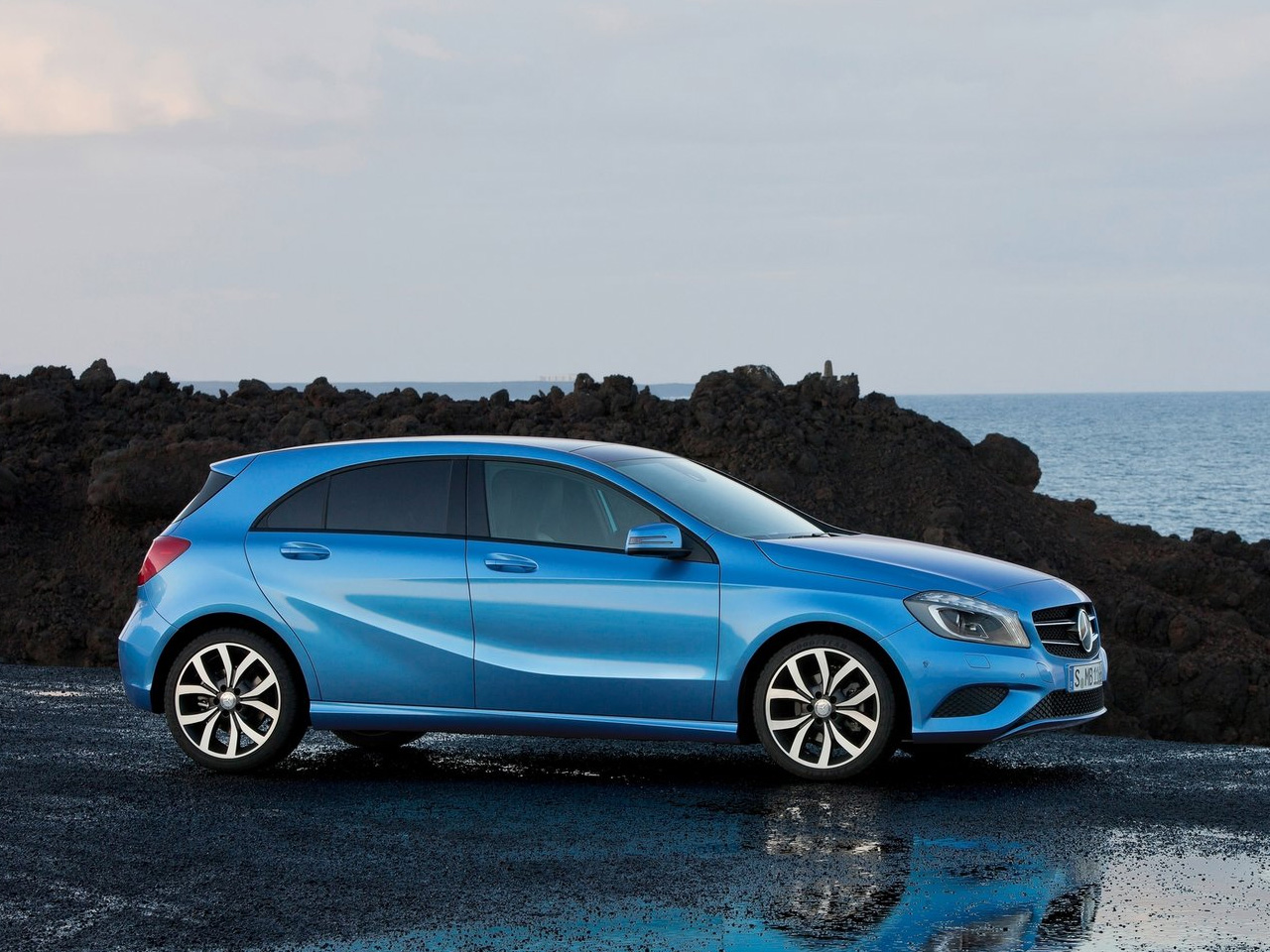 A balanced design gives the Mercedes Benz A-Class a new edge to a great drive.