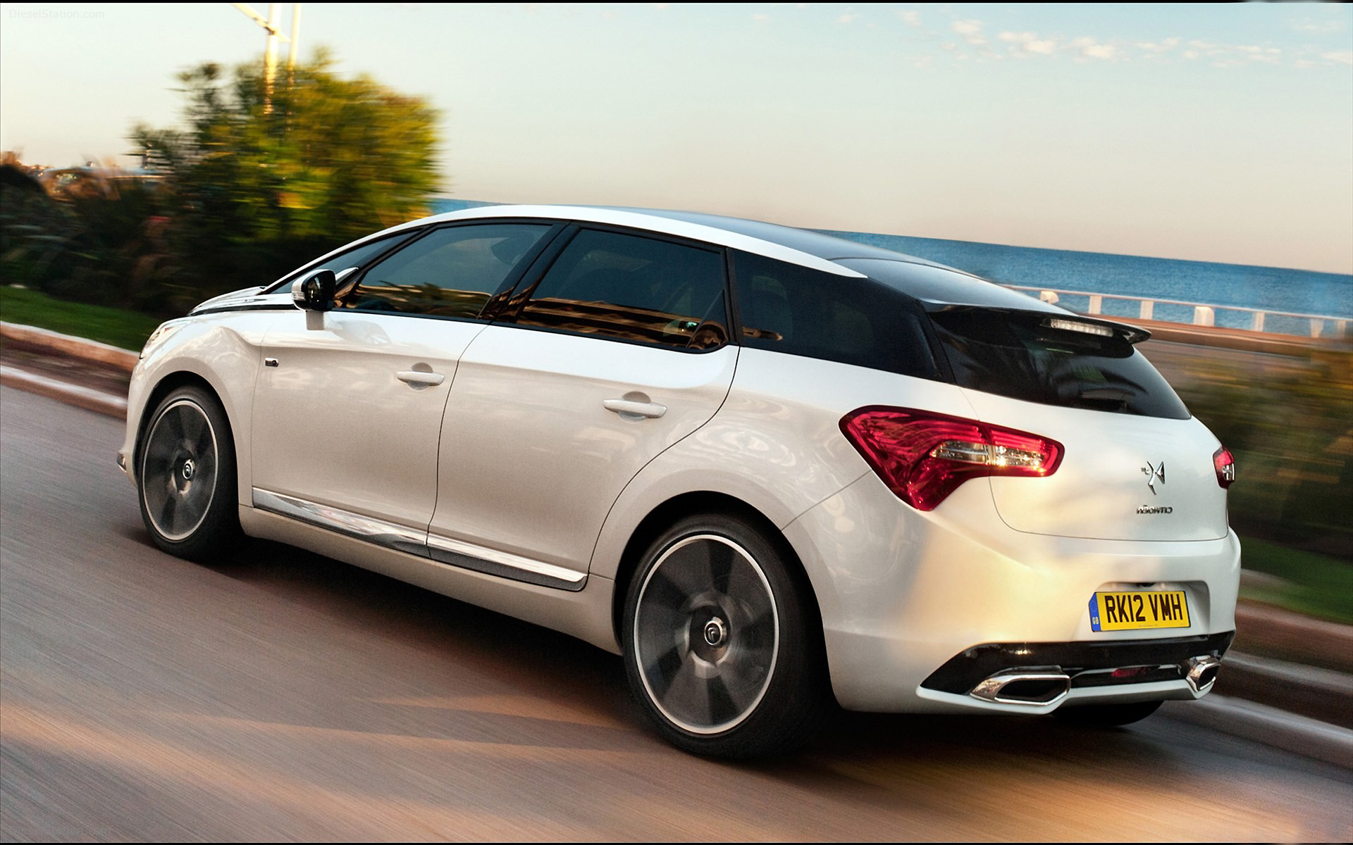 Style isn't just for the Italians! Citroen DS5 style is luxurios and comfortable.