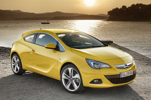 Being a 3-dr hatch, the Opel GTC looks compact but actually it is roomier inside that you may first deduce.