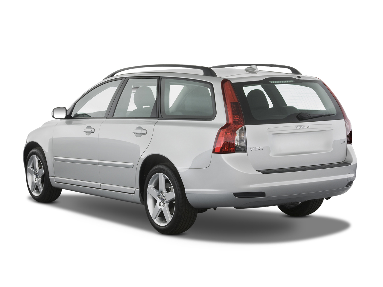 The roof rails come as standard on the Volvo V50 2.4i.
